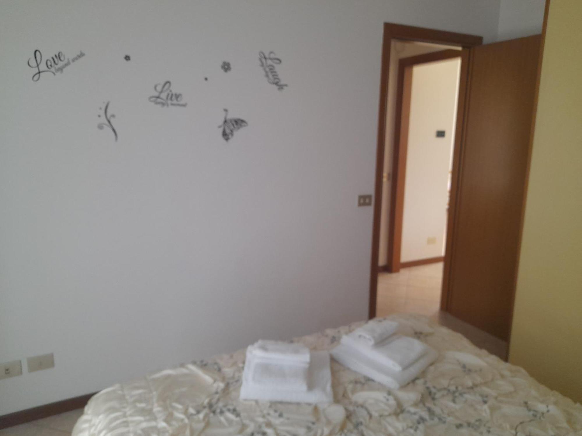 Mahatma Residence Lake View Lazise Camera foto